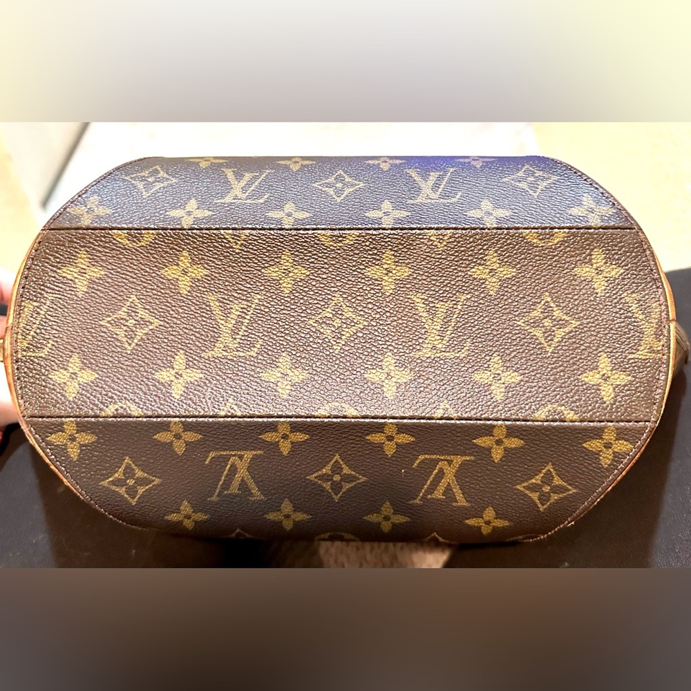 Louis Vuitton Monogram Ellipse PM Handbag - Picture 15 of 16